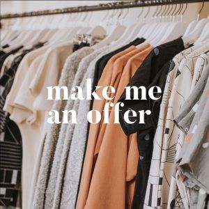 💕Make me an offer in items you’re interested!💕